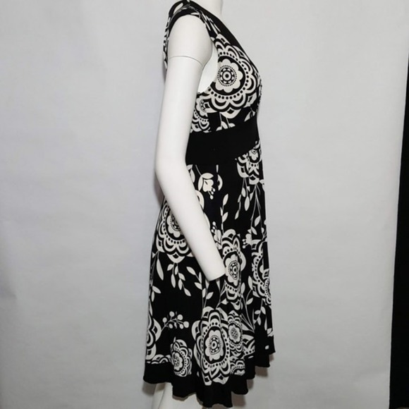 XOXO Collection Black and White Floral Dress - Picture 4 of 7